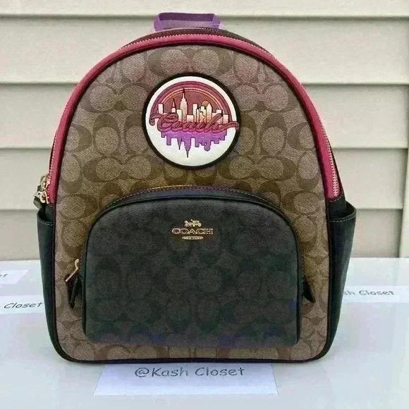 Coach Backpack With Souvenir Patches In Blocked Signature - Picture 1 of 12